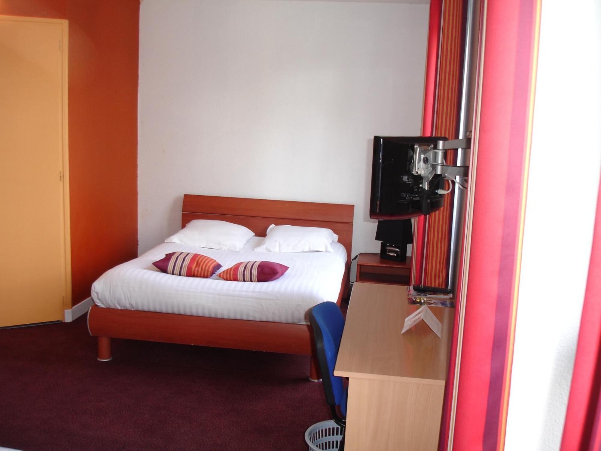 Agape Hotel Niort- Bessines Room photo