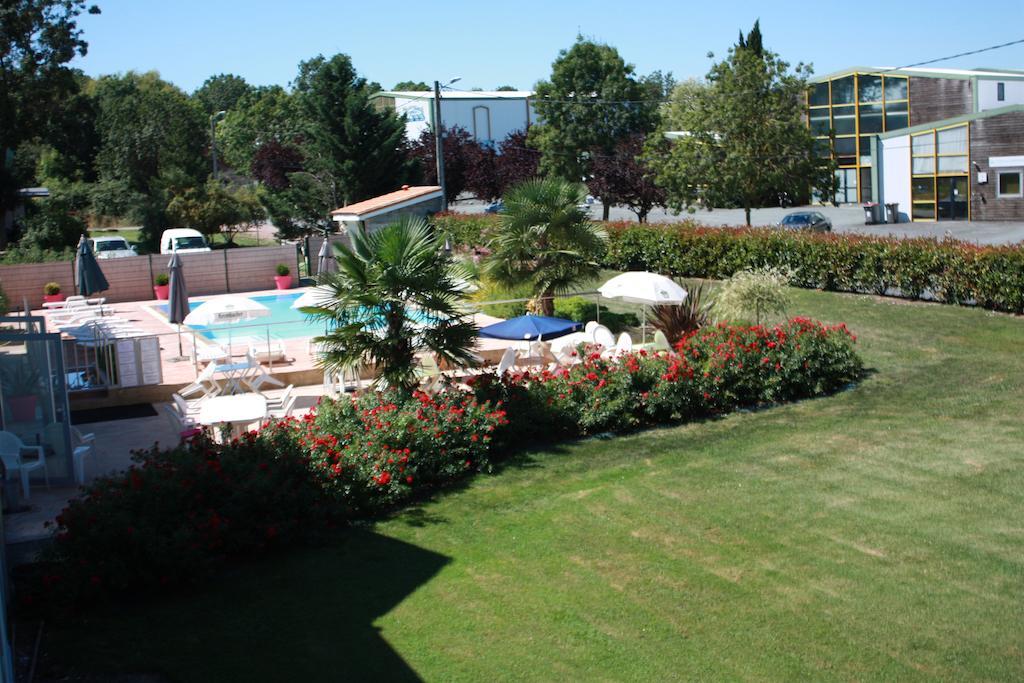Agape Hotel Niort- Bessines Exterior photo