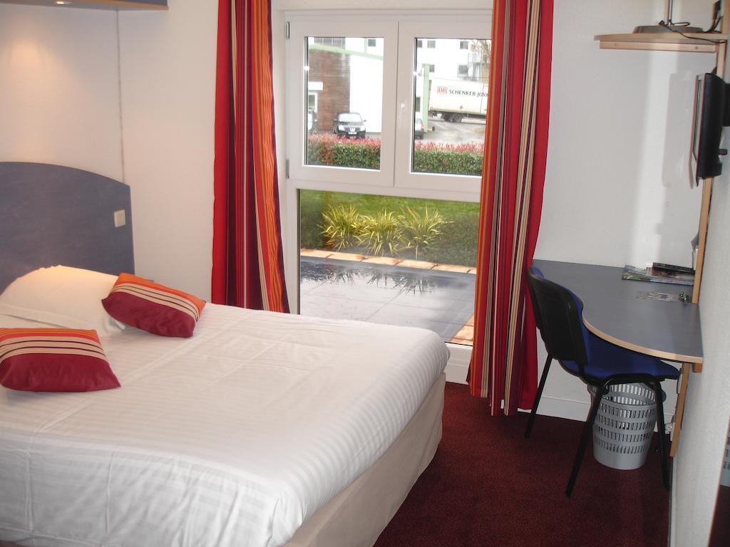 Agape Hotel Niort- Bessines Room photo
